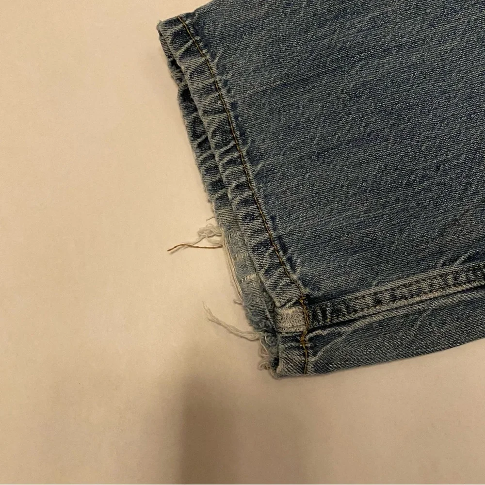Levi’s 550 red tab blue jeans size 10 husky, 30 inch waist 25 inch inseam.